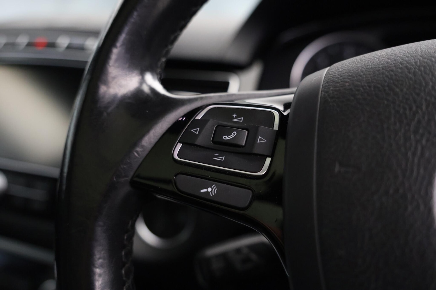 Used Volkswagen Touareg for sale - 77808417: Photo 24