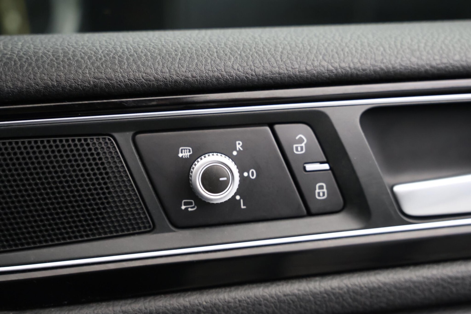 Used Volkswagen Touareg for sale - 77808417: Photo 30