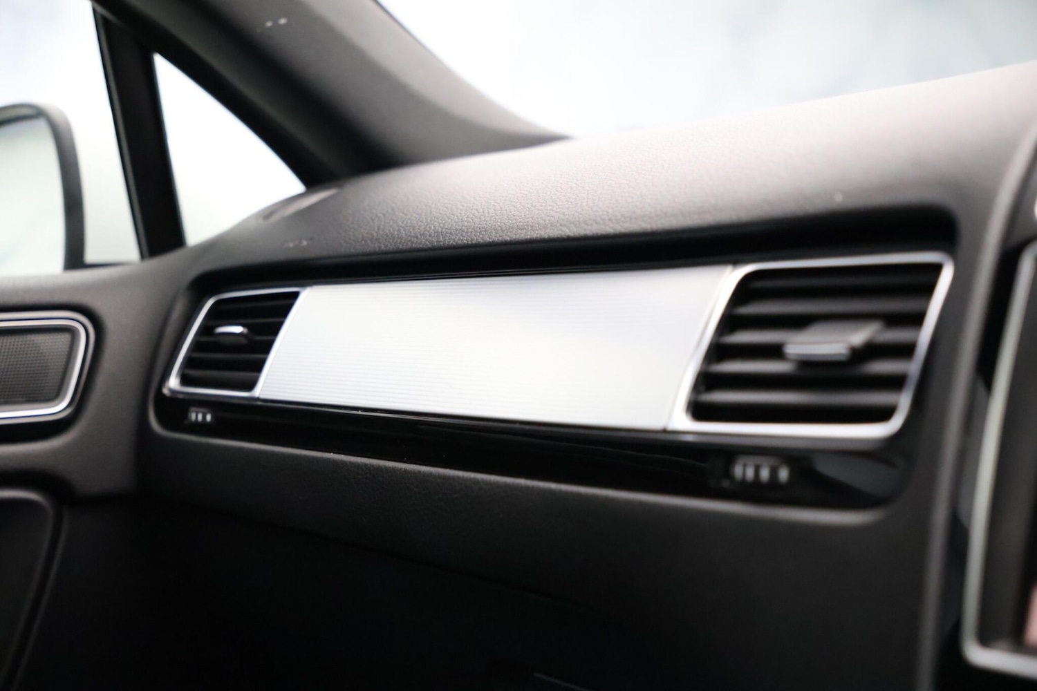 Used Volkswagen Touareg for sale - 77808417: Photo 35