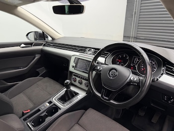 Used Volkswagen Passat 2015 for sale - 77598286: Photo