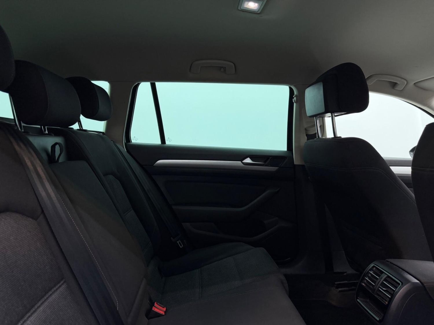 Used Volkswagen Passat 2015 for sale - 77598286: Photo 34