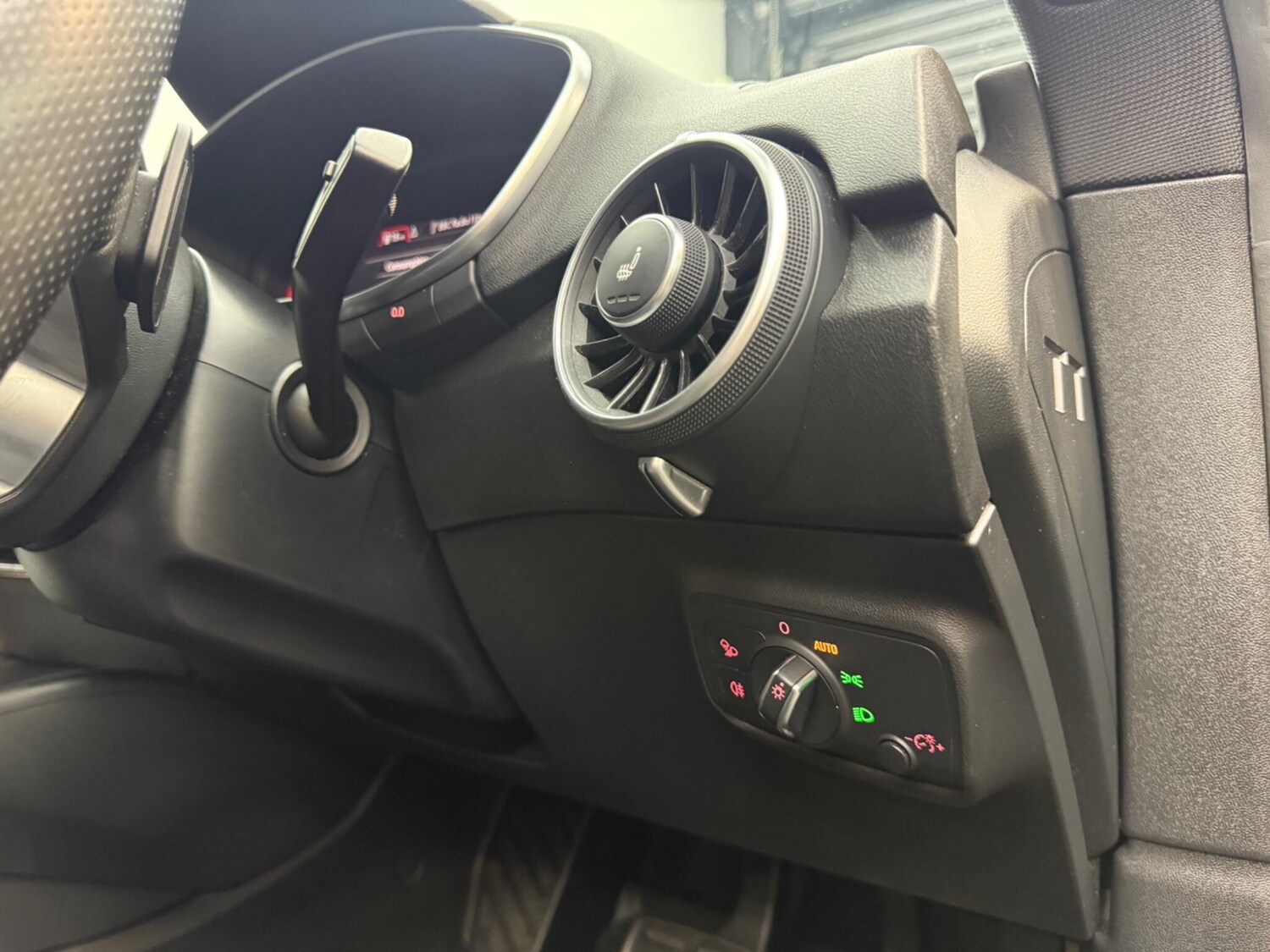 Used Audi TT 2017 for sale - 77598180: Photo 33