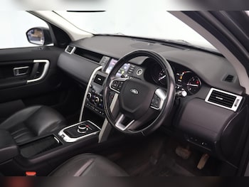 Used Land Rover Discovery Sport 2017 for sale - 79012567: Photo
