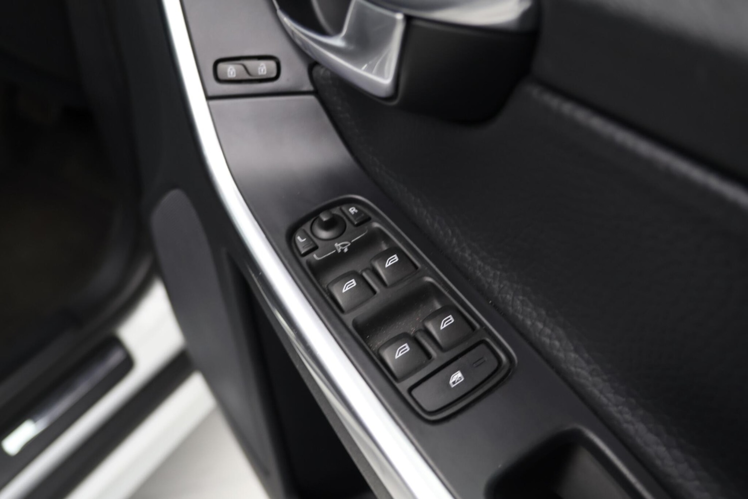 Used Volvo XC60 for sale - 77957768: Photo 25