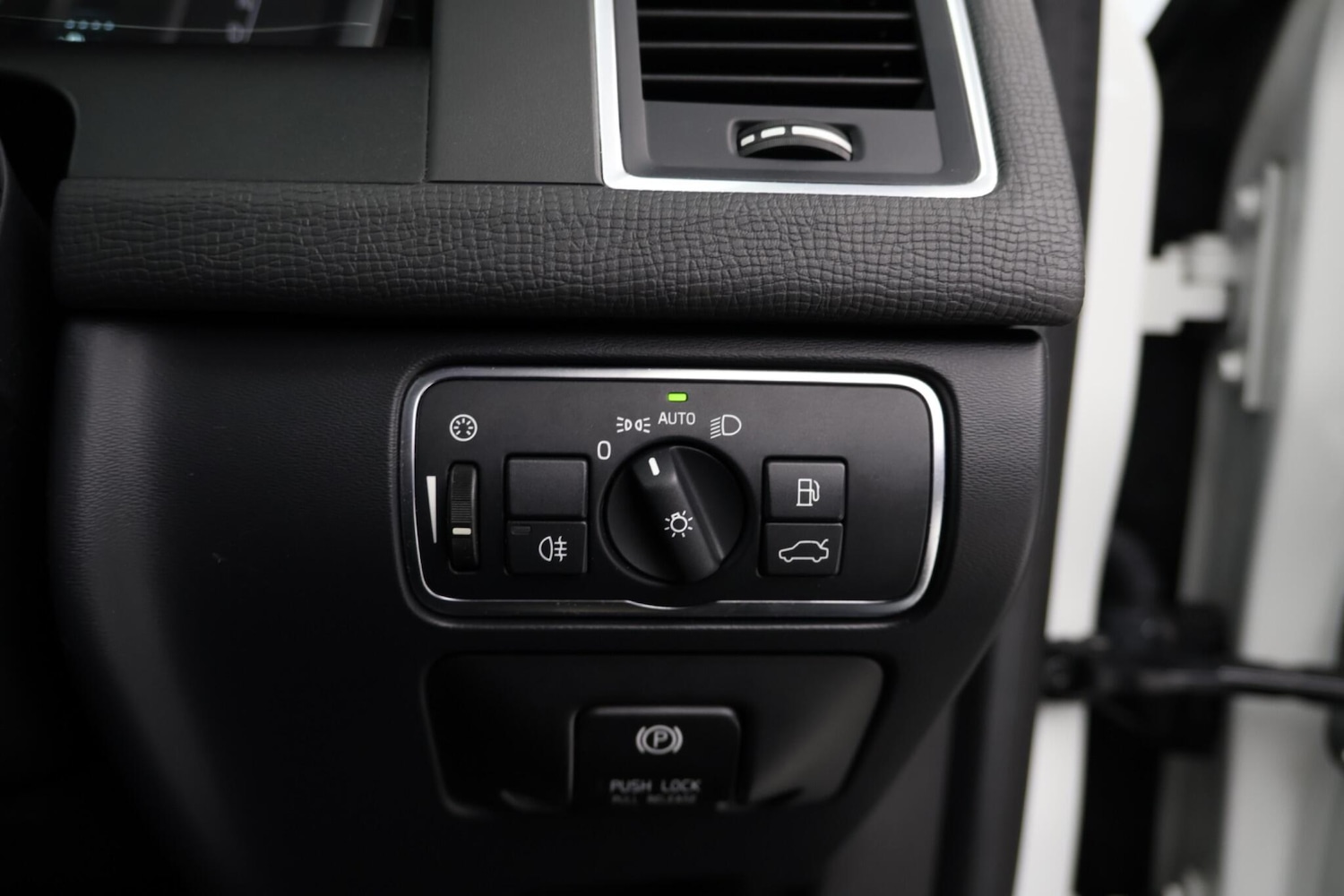 Used Volvo XC60 for sale - 77957768: Photo 31