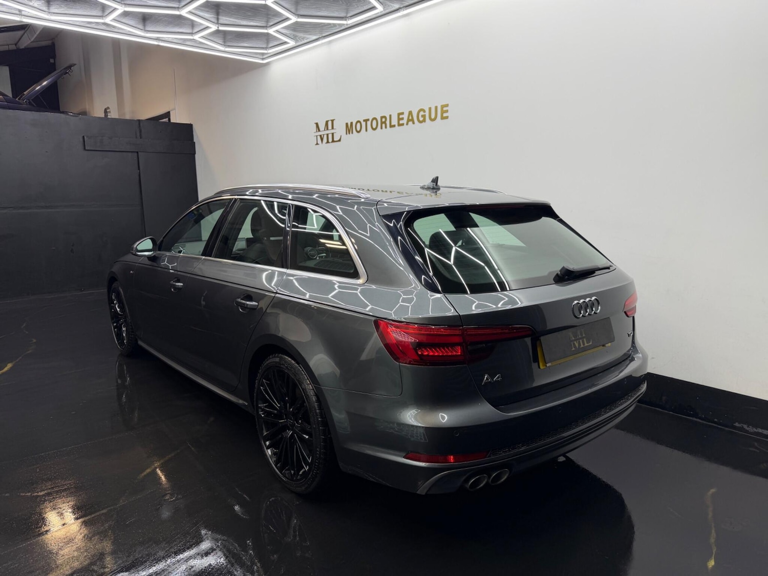 Used Audi A4 2017 for sale - 77598311: Photo 10