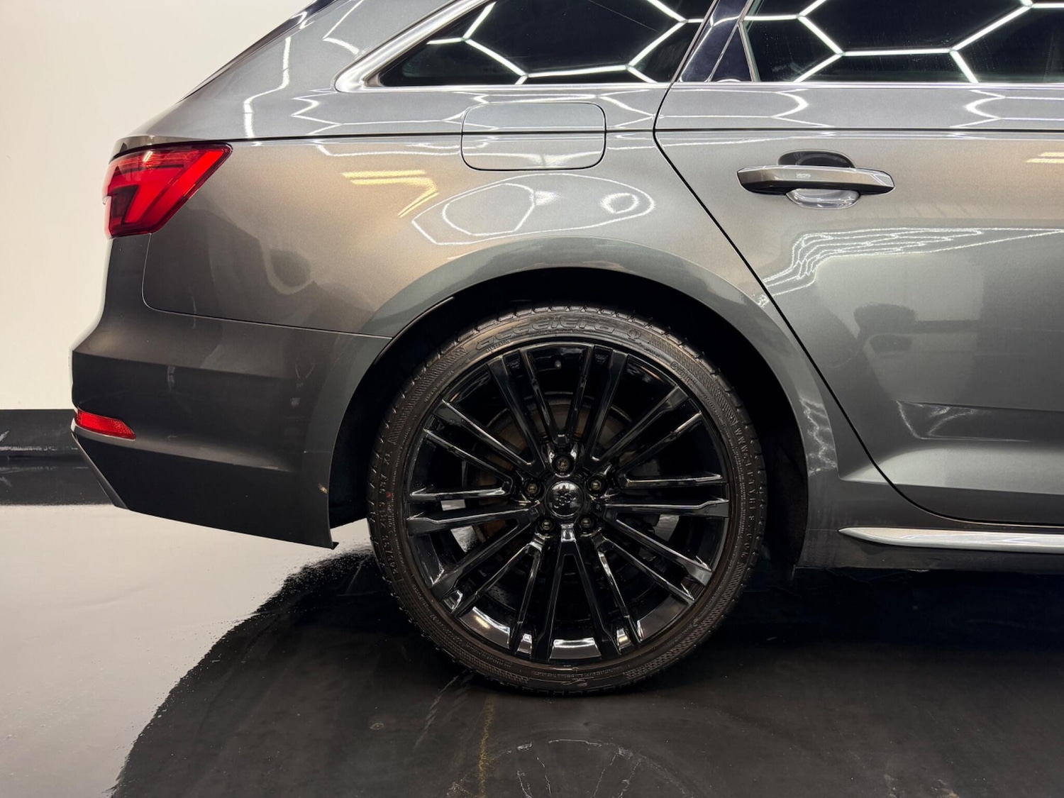 Used Audi A4 2017 for sale - 77598311: Photo 25