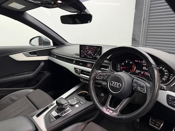 Used Audi A4 Avant 2017 for sale - 77598311: Photo