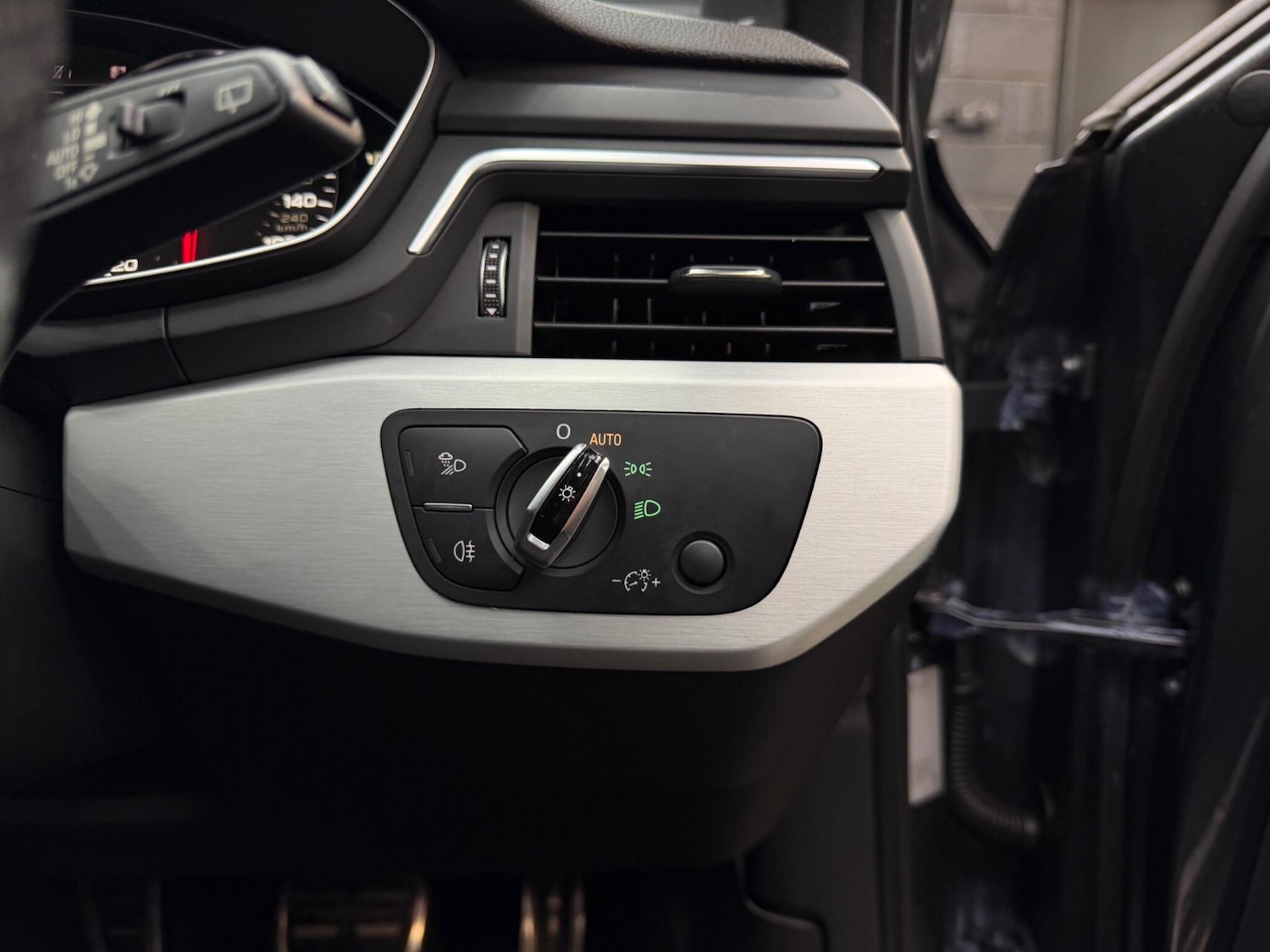 Used Audi A4 2017 for sale - 77598311: Photo 31