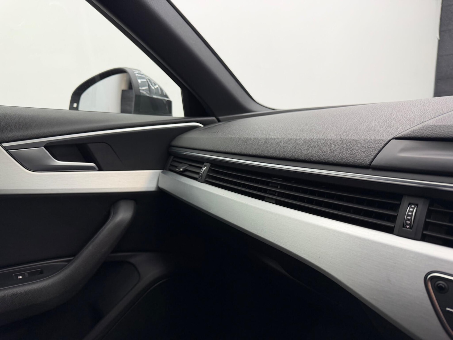 Used Audi A4 2017 for sale - 77598311: Photo 49