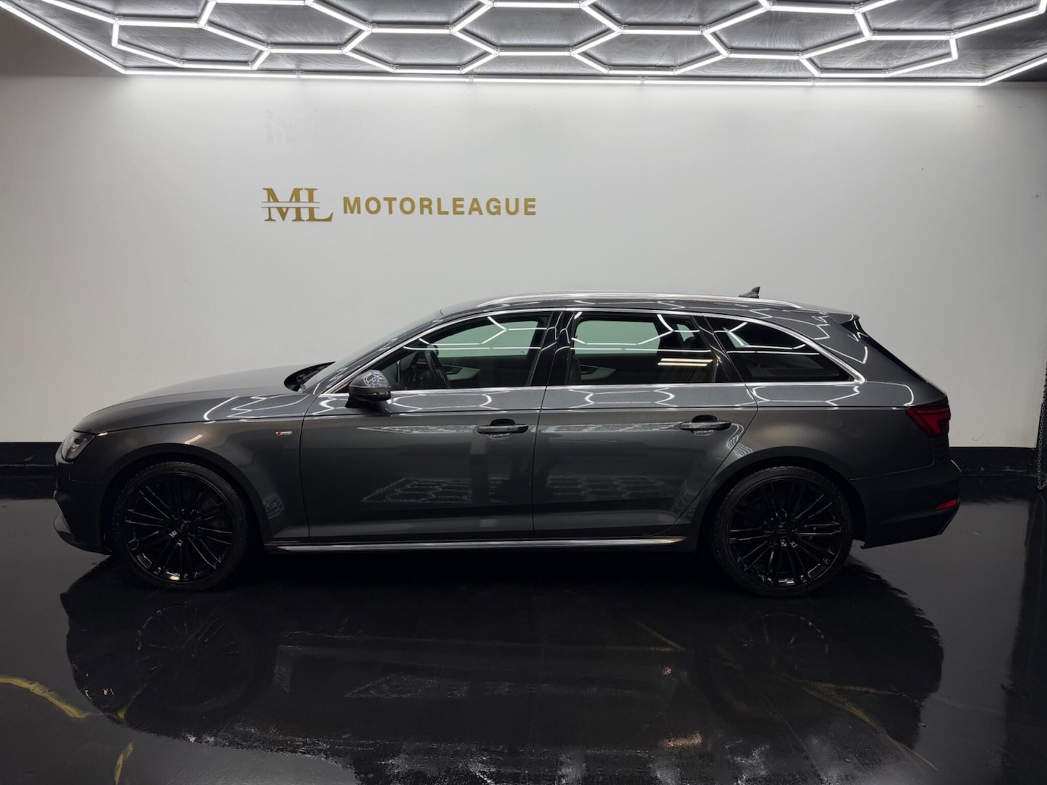 Used Audi A4 2017 for sale - 77598311: Photo 9