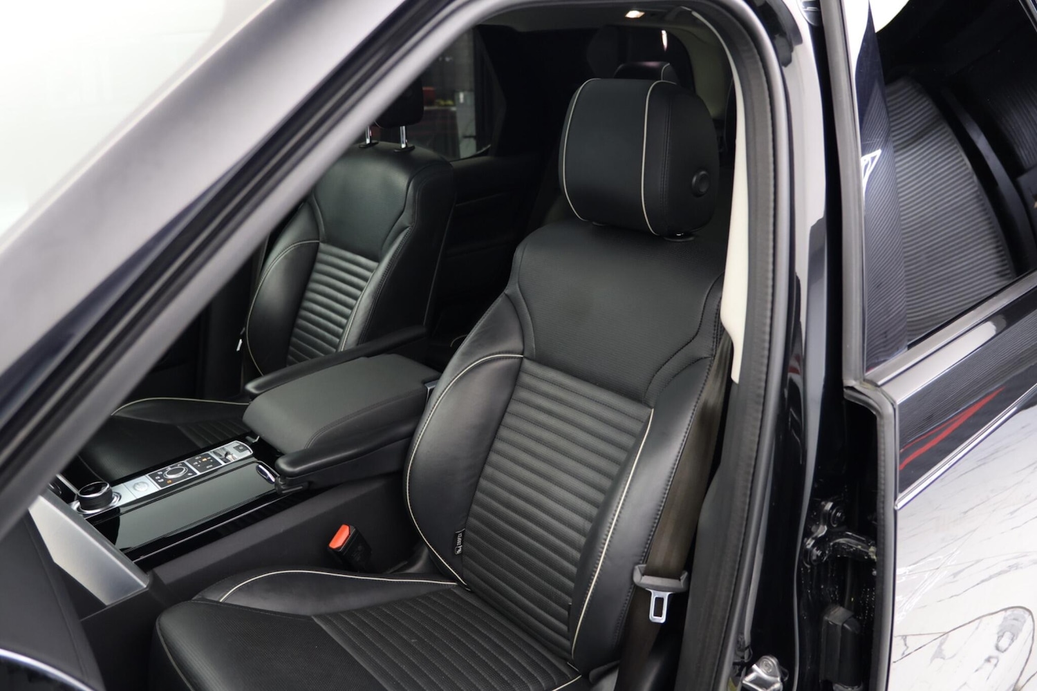 Used Land Rover Discovery 2019 for sale - 78115724: Photo 16