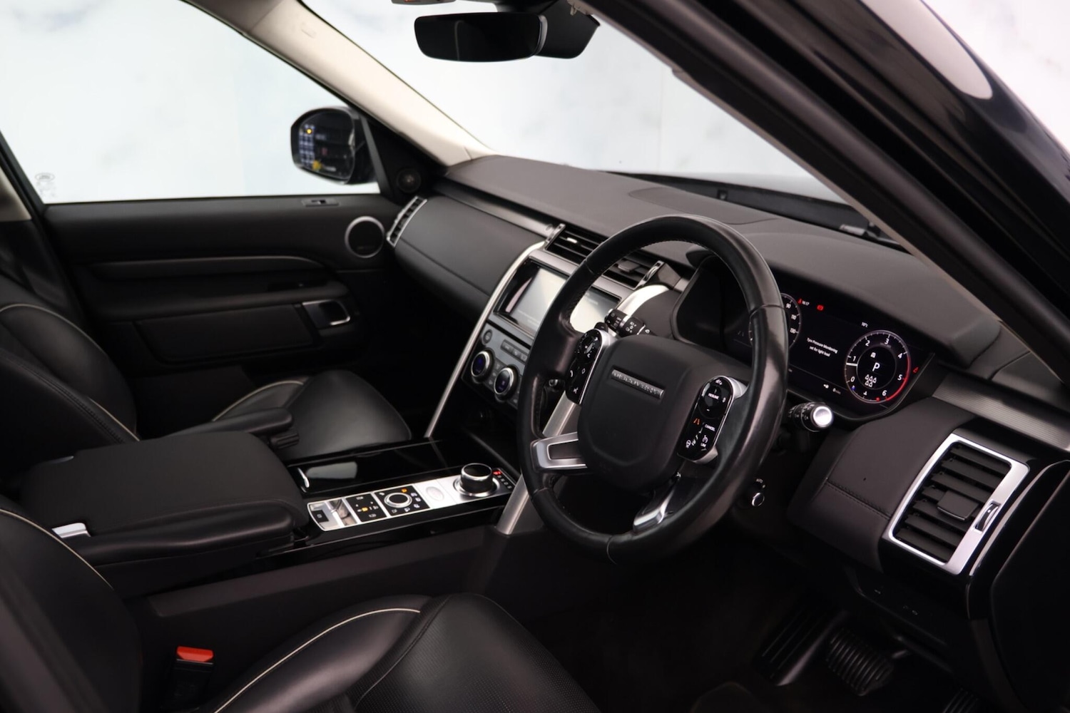 Used Land Rover Discovery 2019 for sale - 78115724: Photo 2