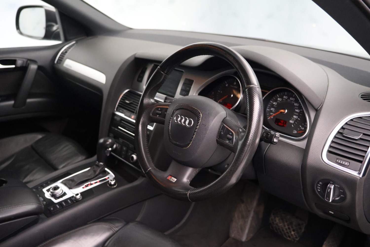 Used Audi Q7 2011 for sale - 77695695: Photo 2