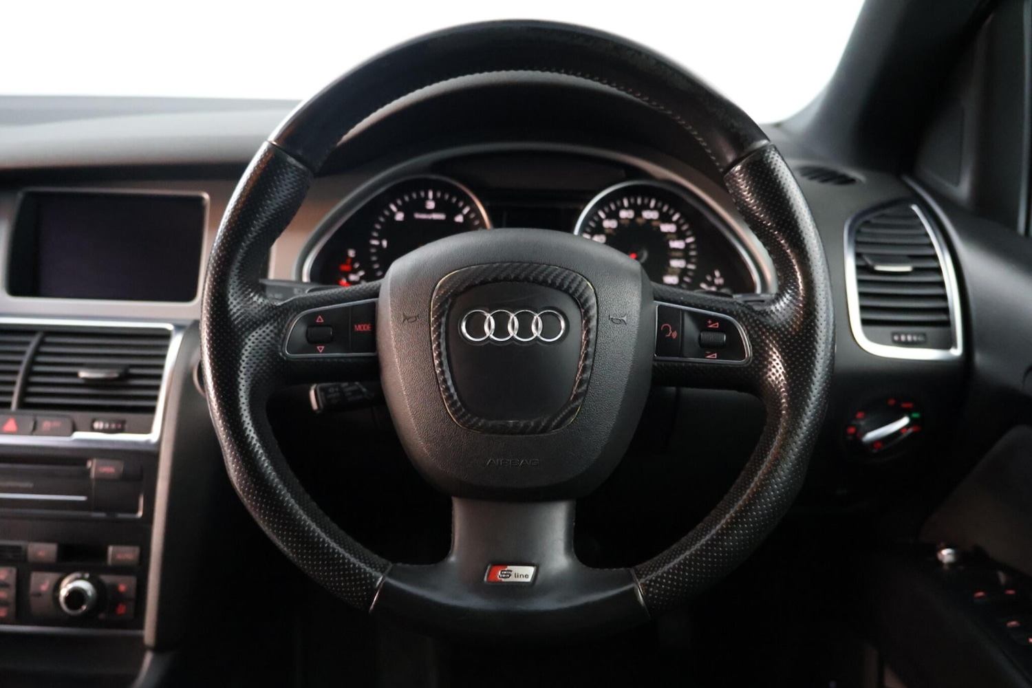 Used Audi Q7 2011 for sale - 77695695: Photo 27