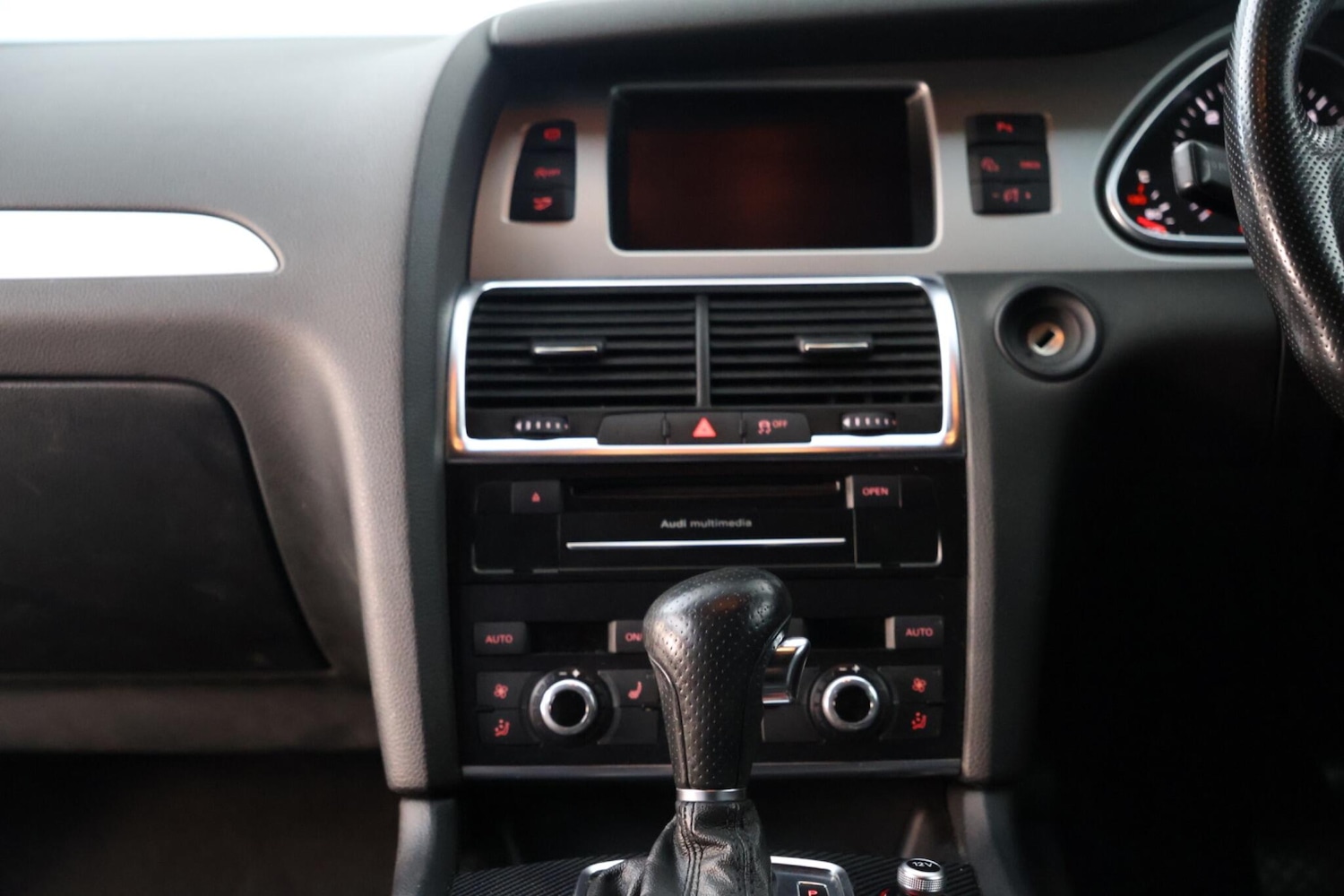 Used Audi Q7 2011 for sale - 77695695: Photo 30