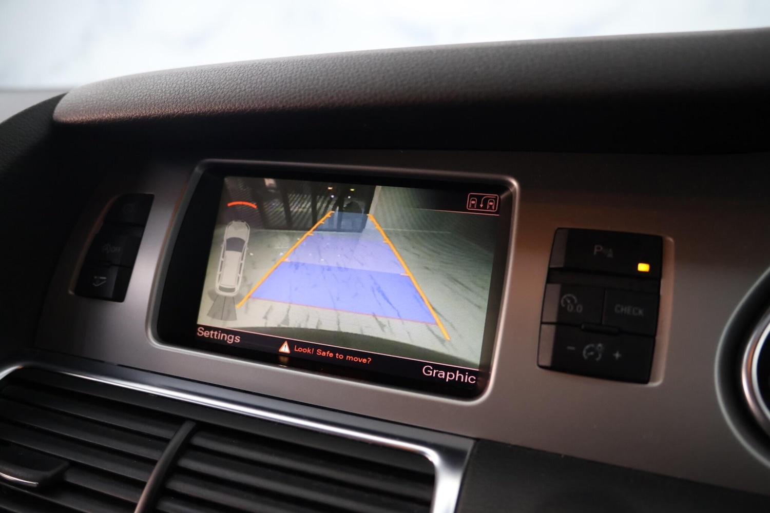 Used Audi Q7 2011 for sale - 77695695: Photo 34