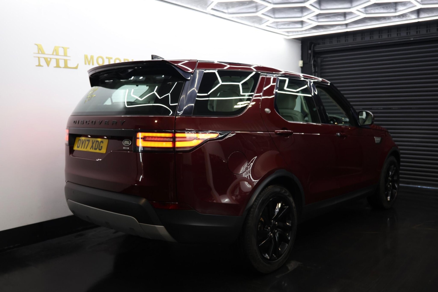 Used Land Rover Discovery 2017 for sale - 77597917: Photo 3