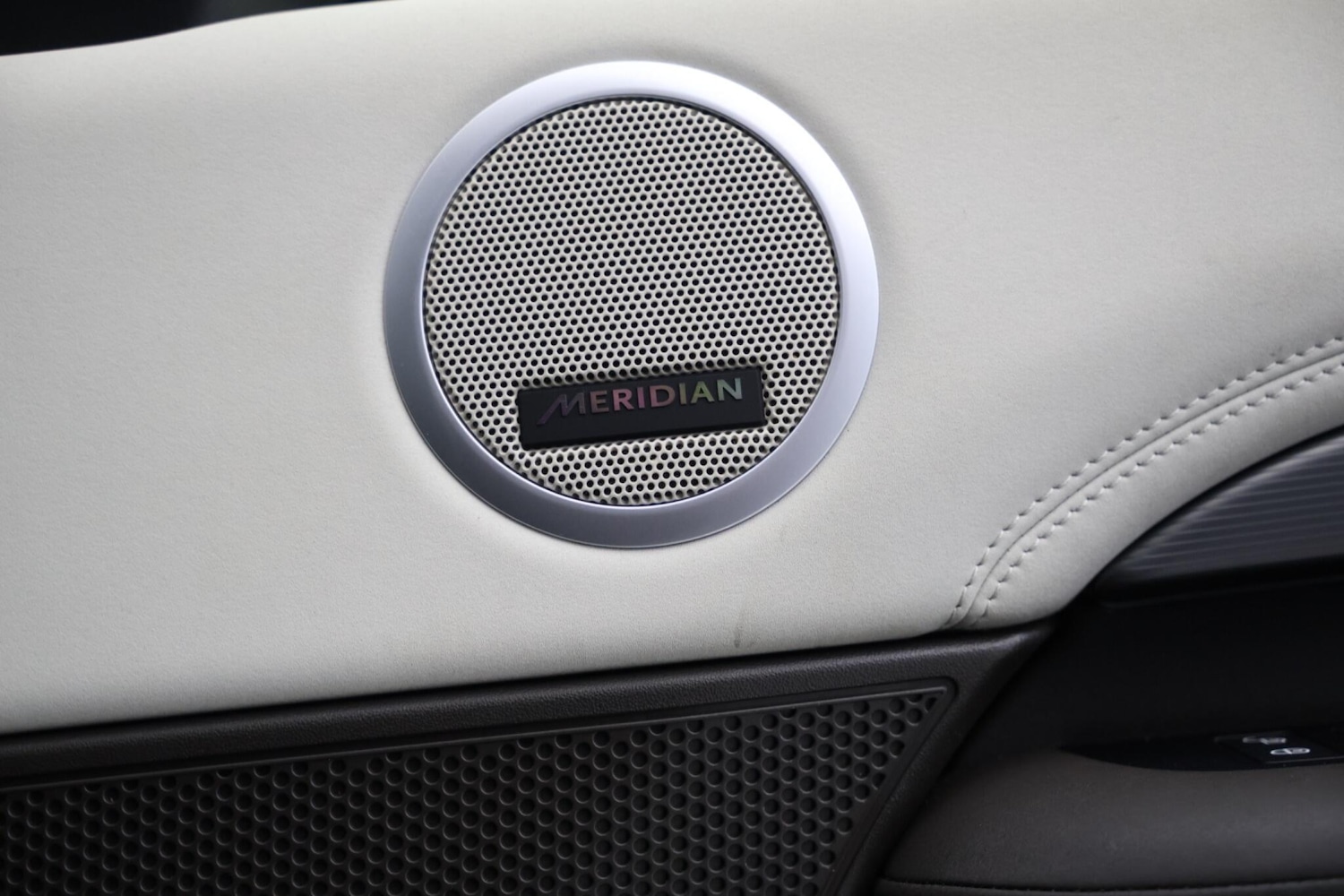 Used Land Rover Discovery 2017 for sale - 77597917: Photo 34