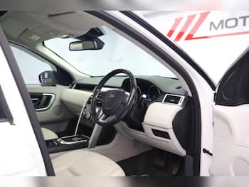 Used Land Rover Discovery Sport 2016 for sale - 79726119: Photo