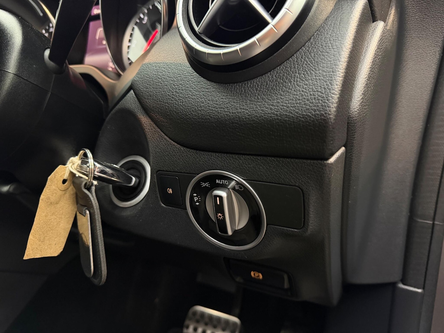 Used Mercedes-Benz CLA for sale - 77598616: Photo 32