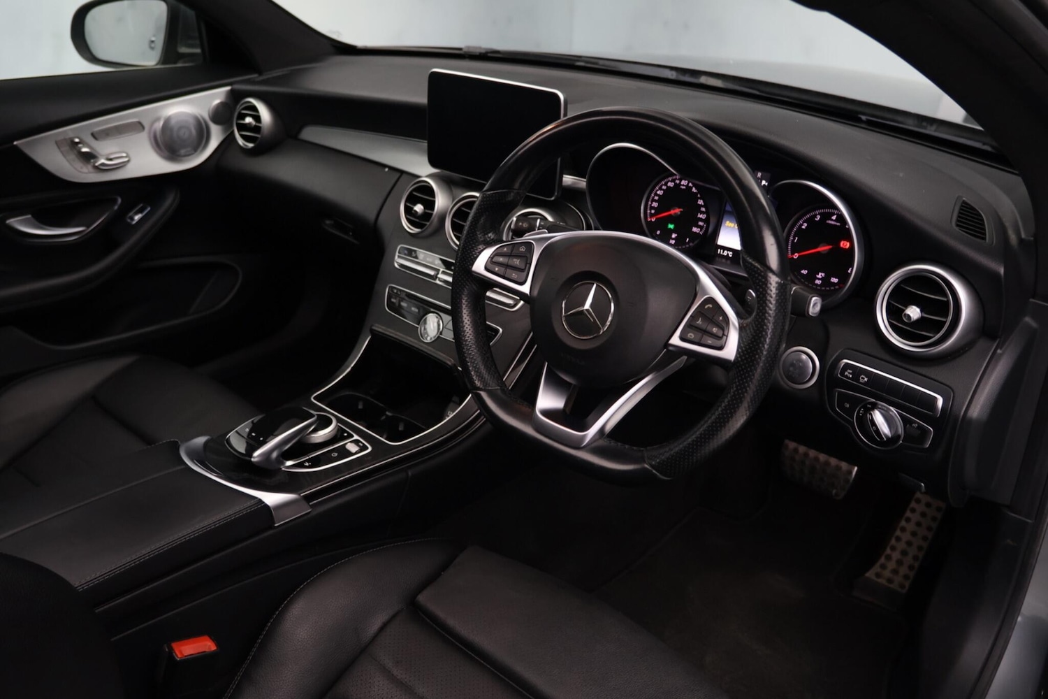 Used Mercedes-Benz C Class for sale - 77853836: Photo 2