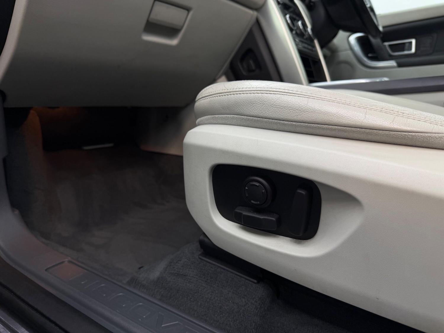 Used Land Rover Discovery Sport for sale - 77598141: Photo 43