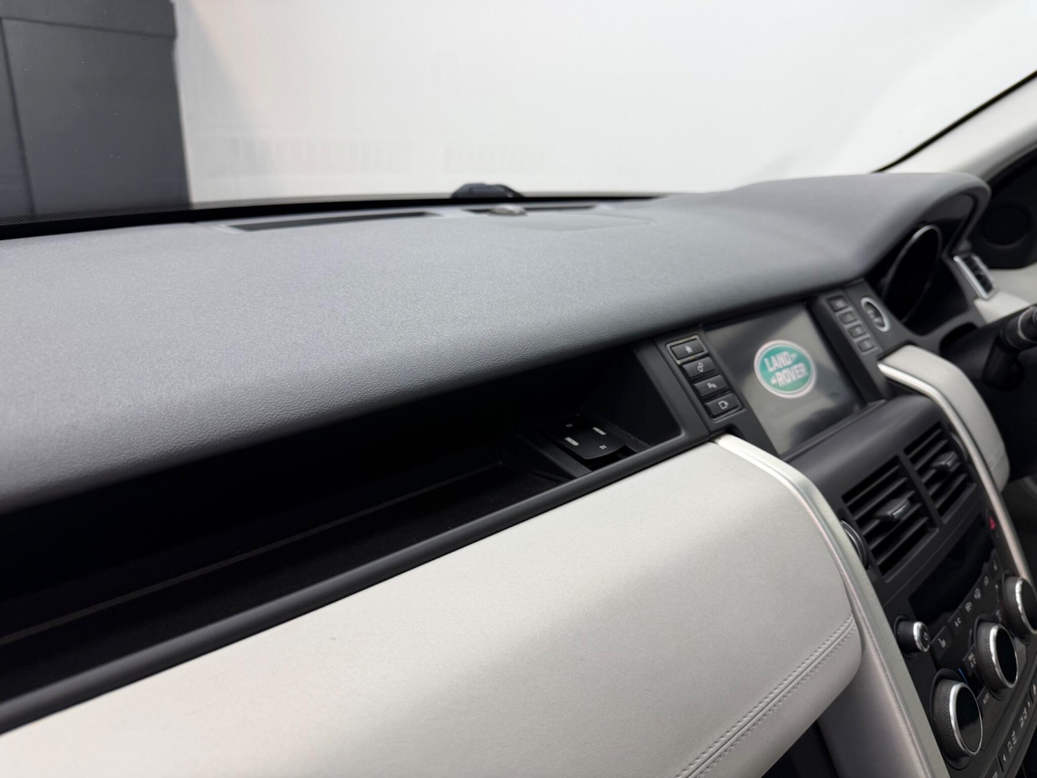 Used Land Rover Discovery Sport for sale - 77598141: Photo 45