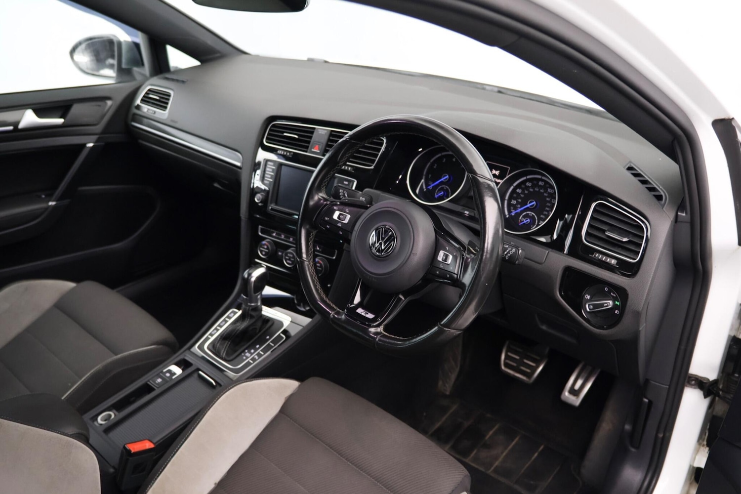 Used Volkswagen Golf for sale - 77958039: Photo 2