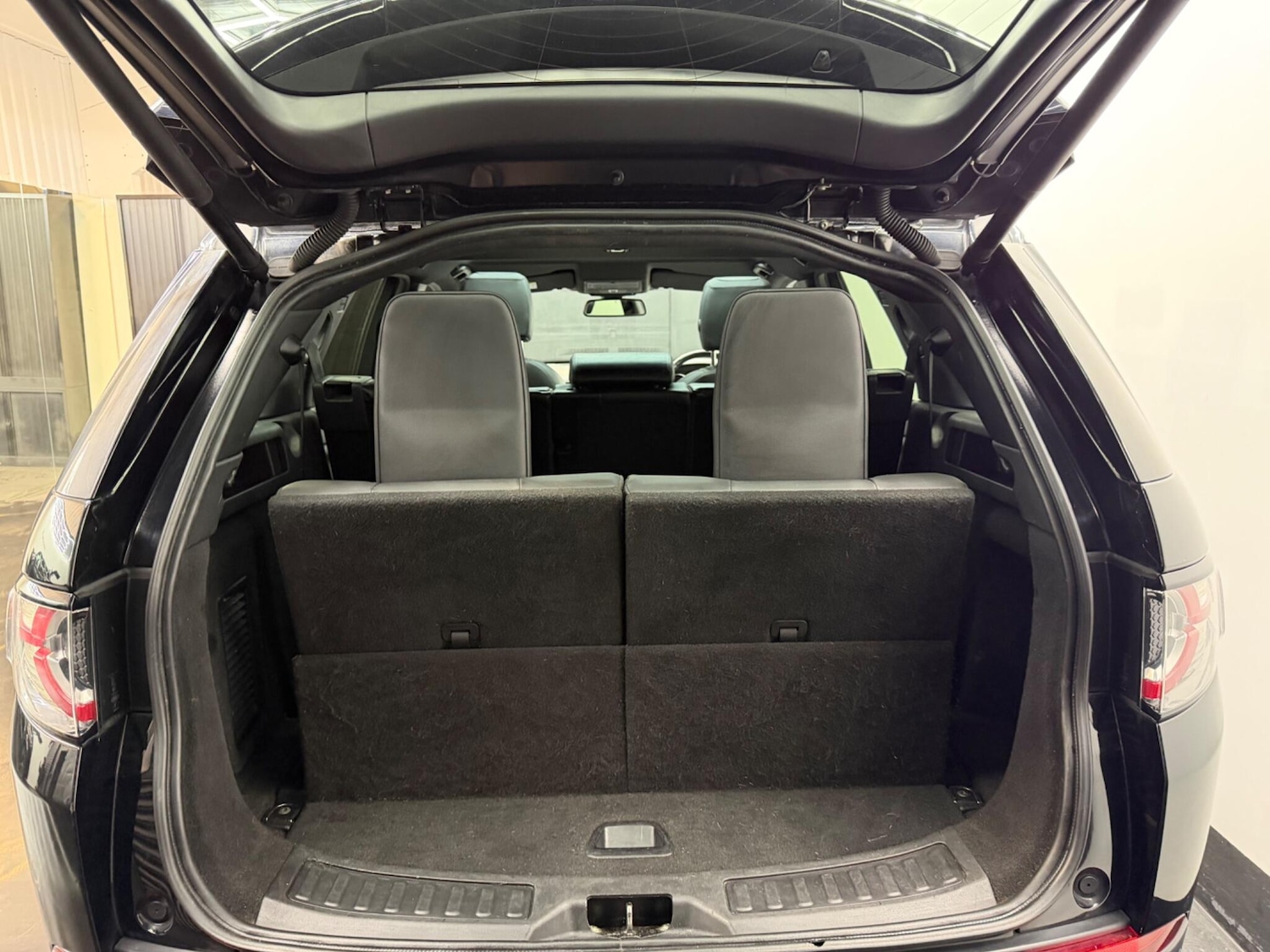 Used Land Rover Discovery Sport 2018 for sale - 77597727: Photo 12