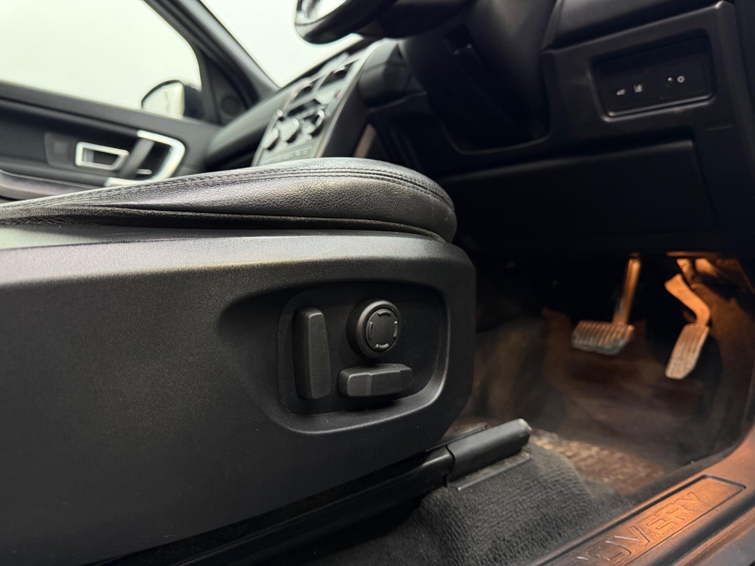 Used Land Rover Discovery Sport 2018 for sale - 77597727: Photo 34