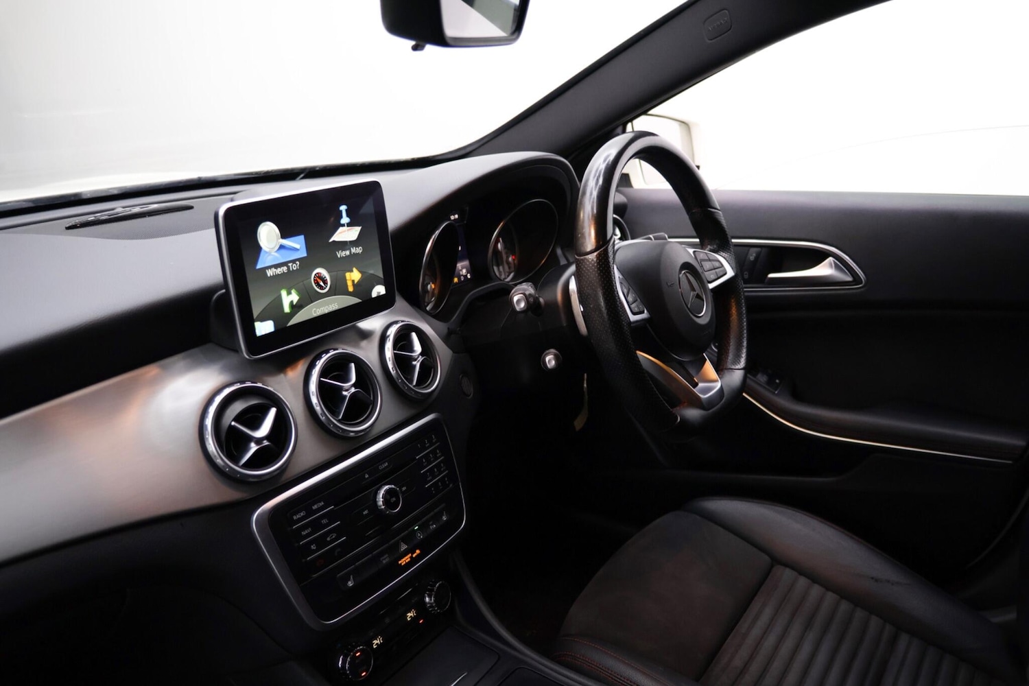 Used Mercedes-Benz GLA for sale - 77598924: Photo 2