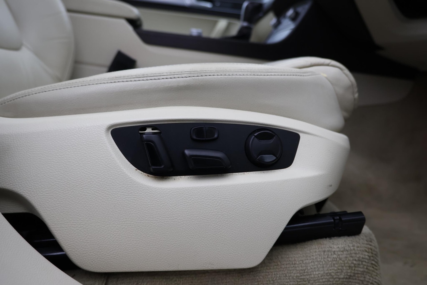 Used Volkswagen Touareg for sale - 77958287: Photo 16