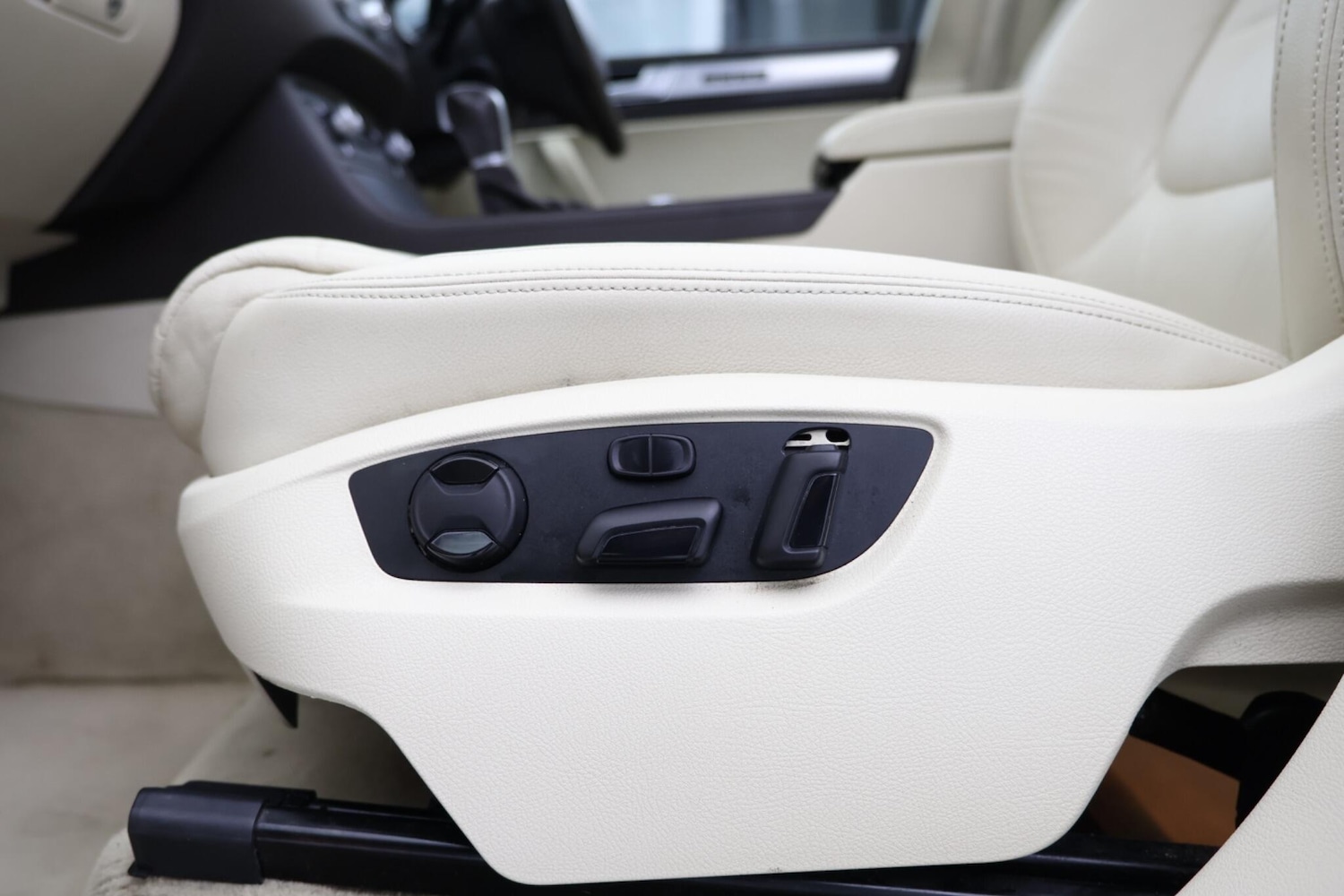 Used Volkswagen Touareg for sale - 77958287: Photo 21