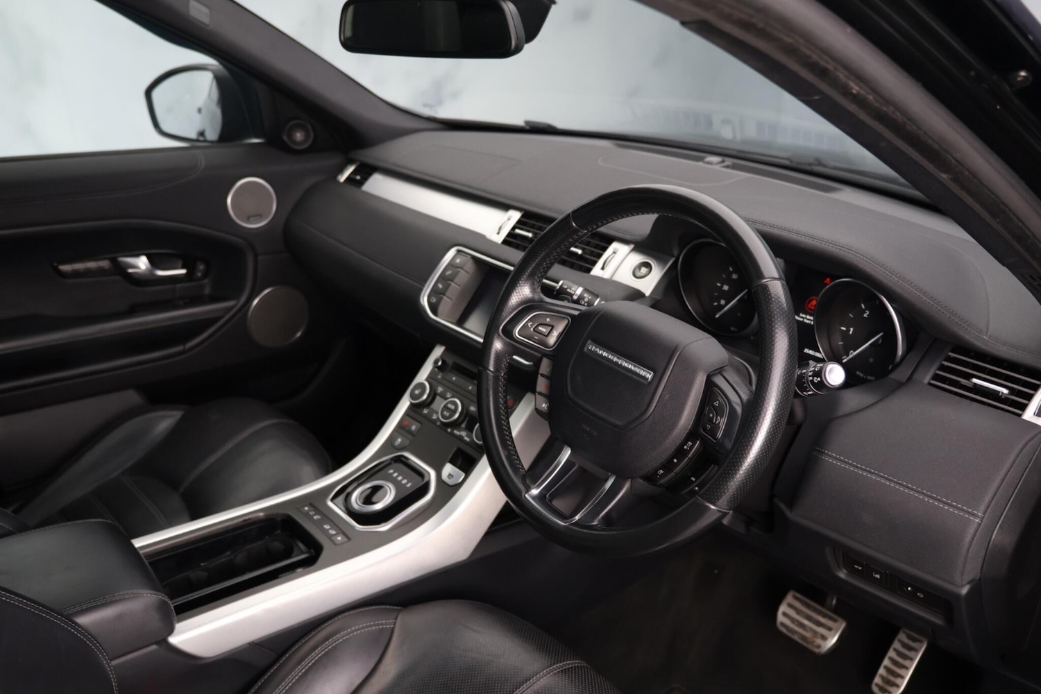 Used Land Rover Range Rover Evoque 2016 for sale - 77670949: Photo 2