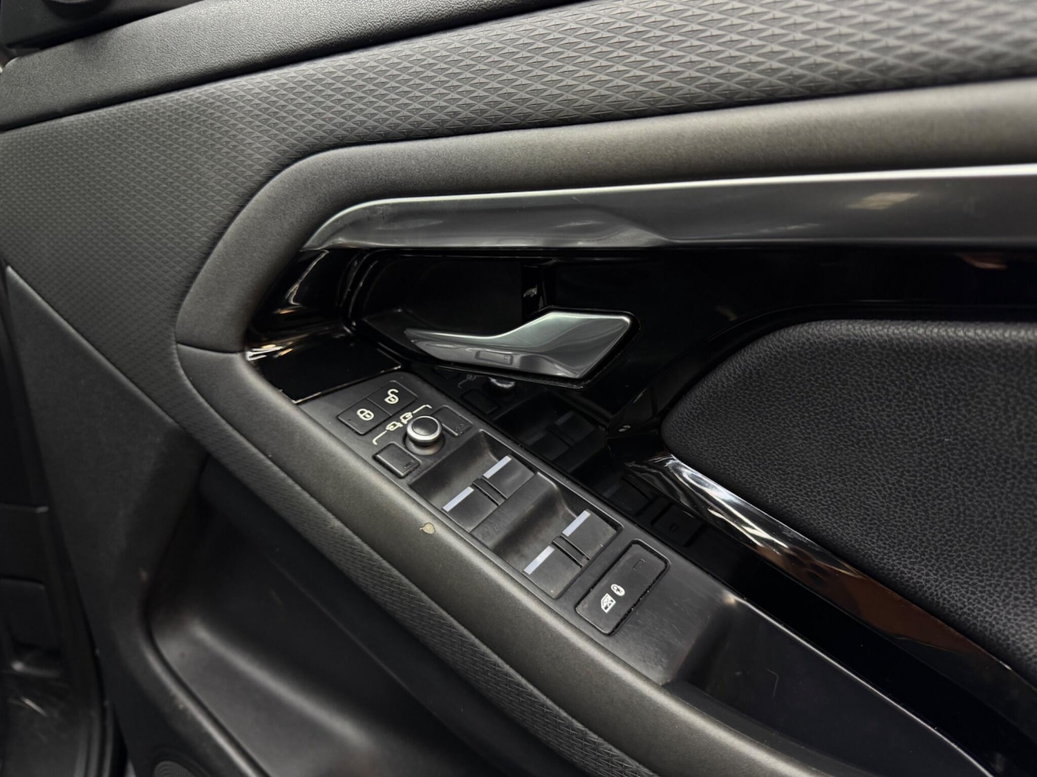 Used Land Rover Range Rover Evoque 2019 for sale - 77598576: Photo 29