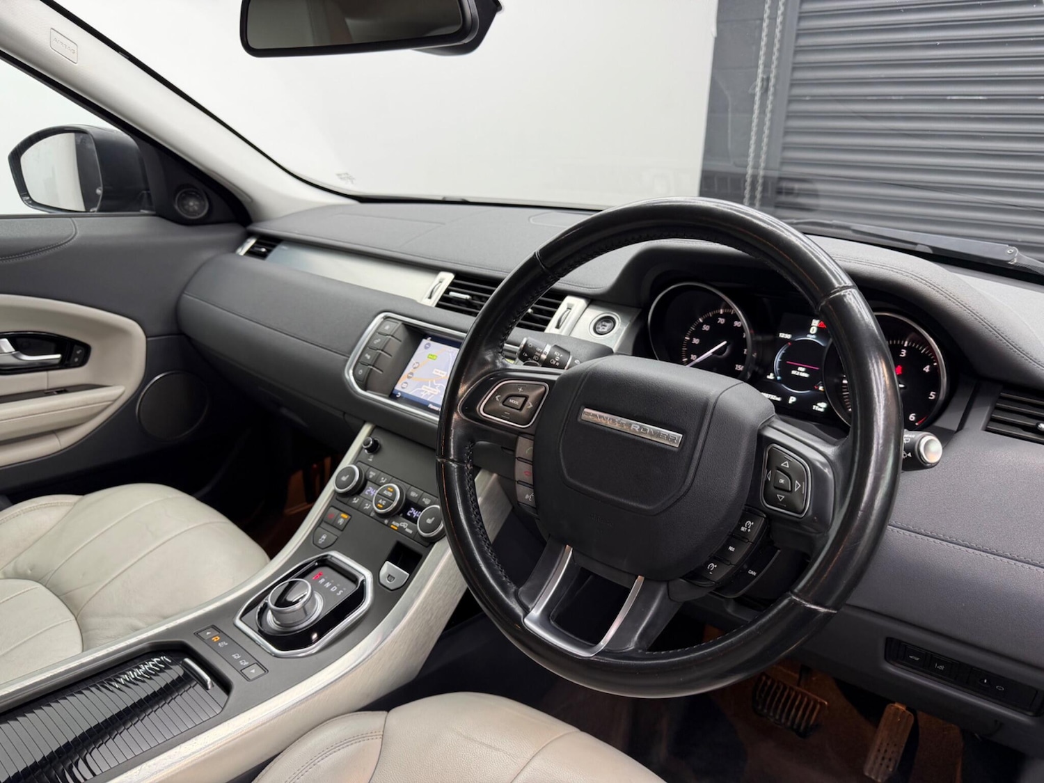 Used Land Rover Range Rover Evoque 2016 for sale - 77598139: Photo 2