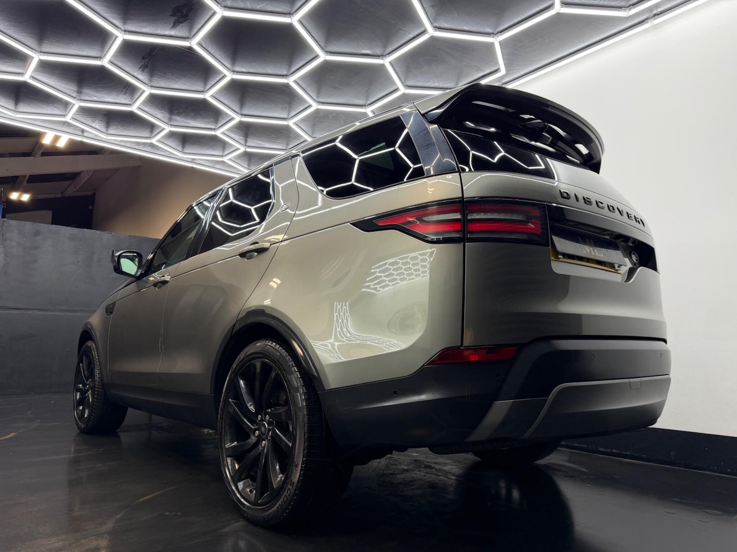 Used Land Rover Discovery 2018 for sale - 77598229: Photo 11