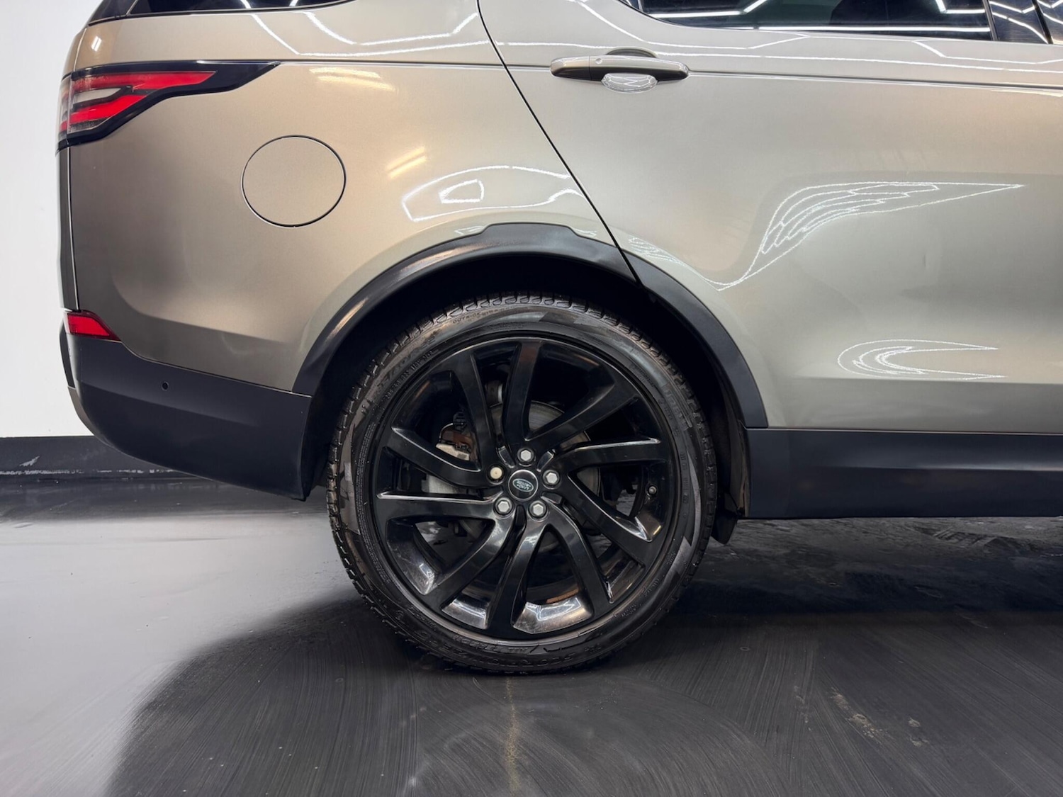 Used Land Rover Discovery 2018 for sale - 77598229: Photo 26