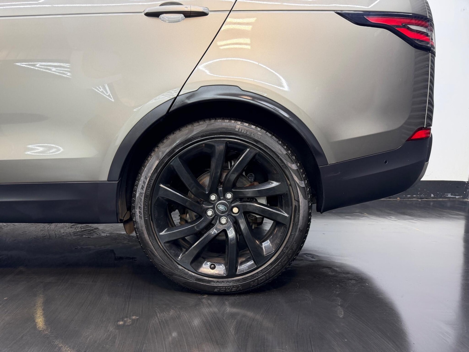 Used Land Rover Discovery 2018 for sale - 77598229: Photo 28