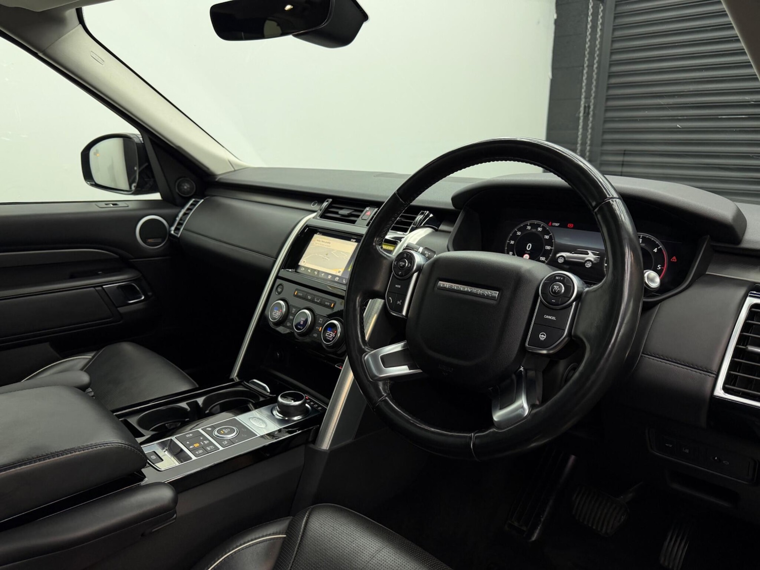 Used Land Rover Discovery 2018 for sale - 77598229: Photo 30