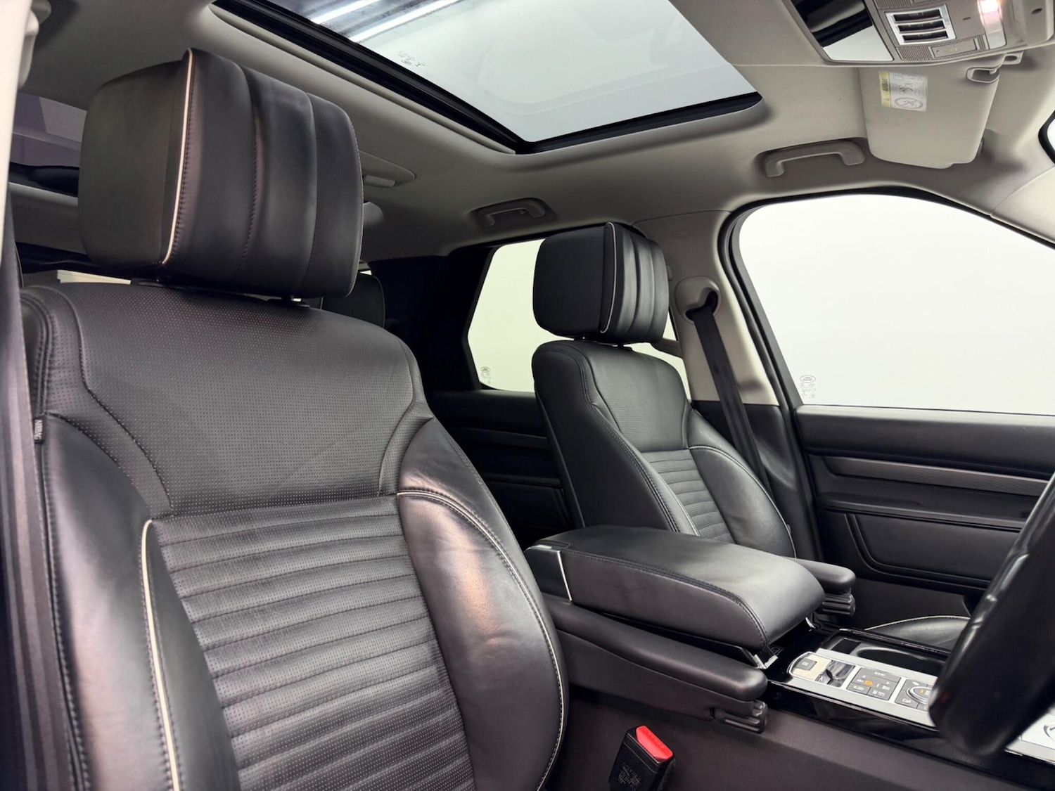 Used Land Rover Discovery 2018 for sale - 77598229: Photo 32