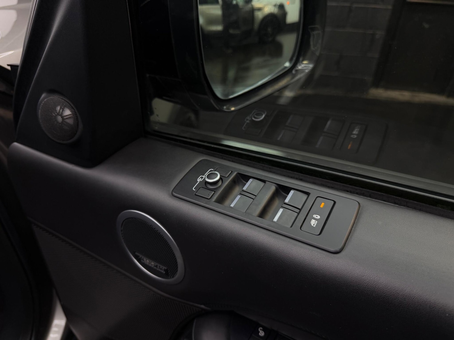 Used Land Rover Discovery 2018 for sale - 77598229: Photo 36