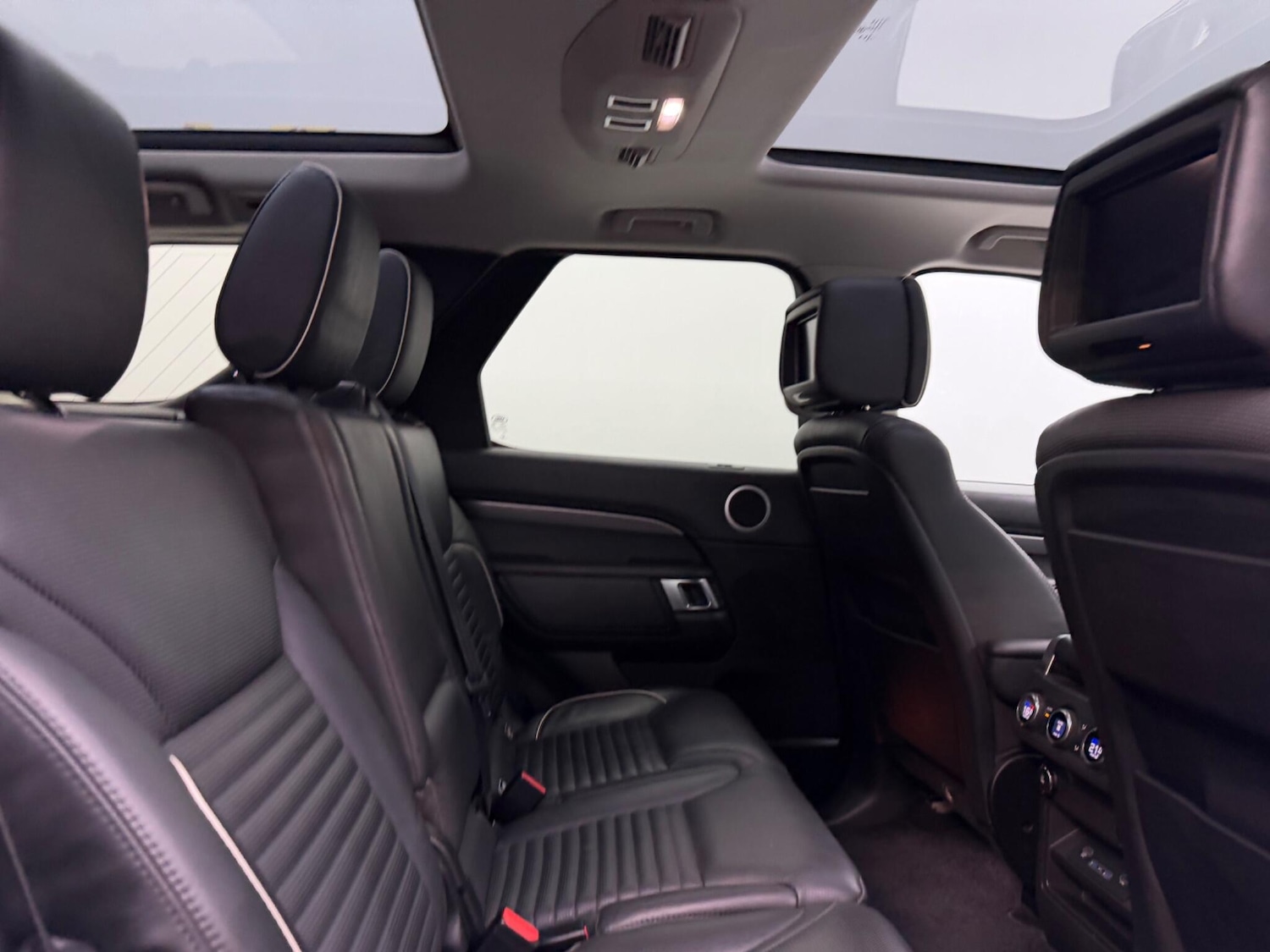 Used Land Rover Discovery 2018 for sale - 77598229: Photo 37