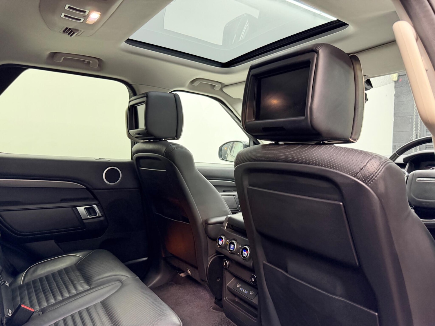 Used Land Rover Discovery 2018 for sale - 77598229: Photo 38