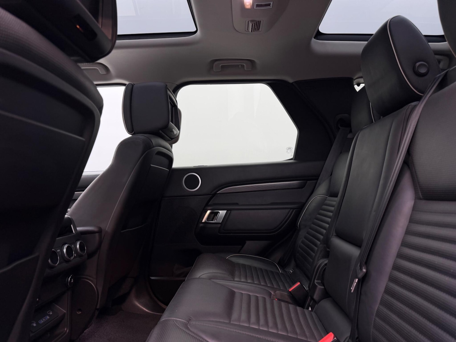 Used Land Rover Discovery 2018 for sale - 77598229: Photo 46