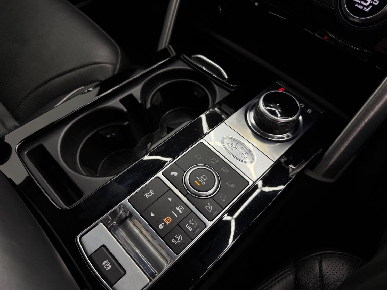 Used Land Rover Discovery 2018 for sale - 77598229: Photo 60