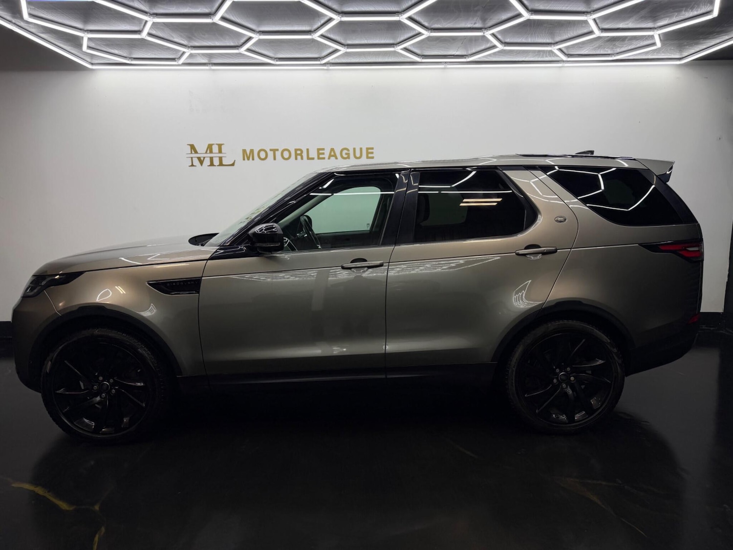 Used Land Rover Discovery 2018 for sale - 77598229: Photo 9