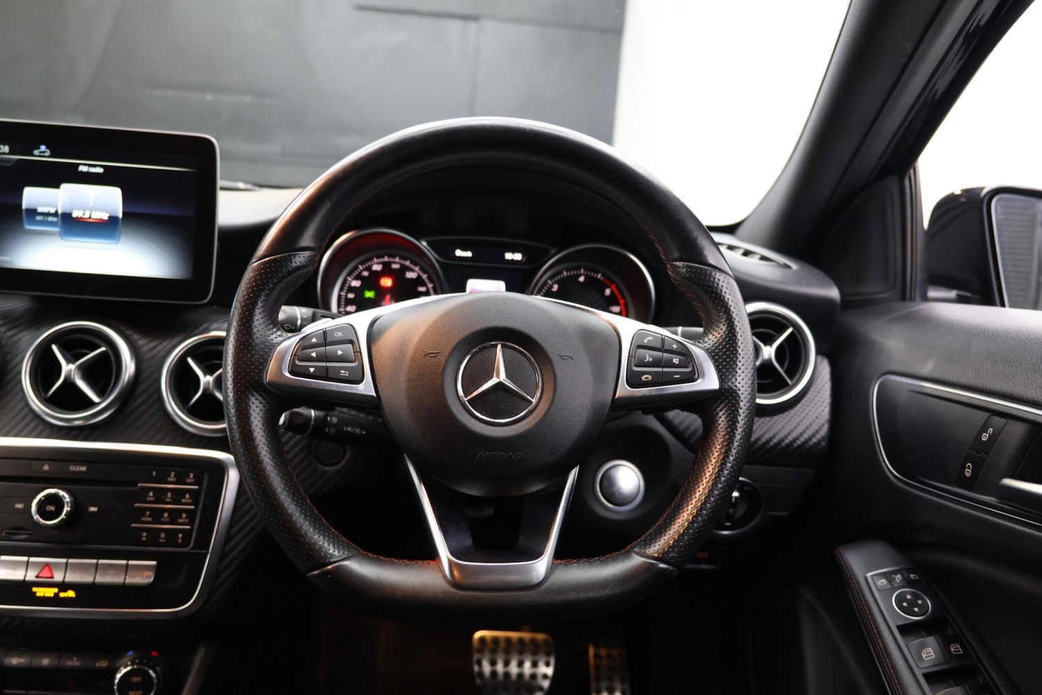 Used Mercedes-Benz A-Class 2017 for sale - 77633407: Photo 38