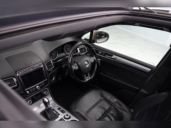Used Volkswagen Touareg 2015 for sale - 78891637: Photo